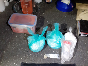 Olomoučtí celníci zadrželi při běžné kontrole muže převážejícího tisíce tablet a chemikálie k výrobě drog