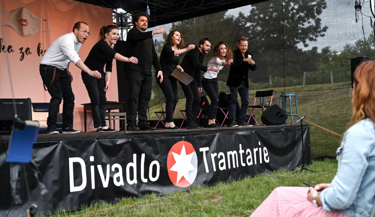 Představení Láska za koronu