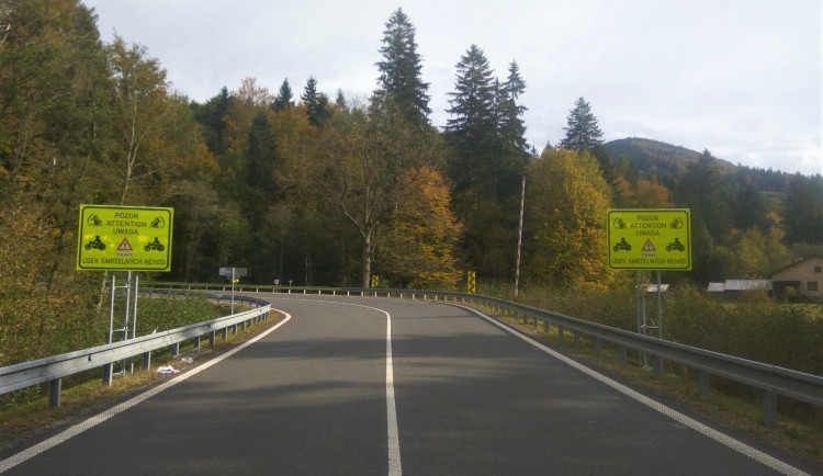 FOTO: Na Červenohorském sedle se objevily nové značky s kostlivci