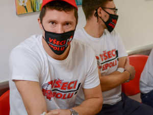 Olomoučtí hokejisté kápli božskou červenou. Své fanoušky vyzývají k darování krve