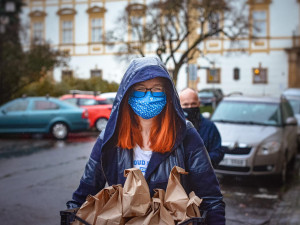 Rozvoz svačinek v rámci projektu DOBRO(TY): svačiny pro hrdiny