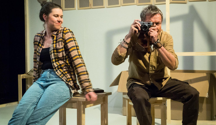 Madisonské cesty jsou milostné drama vyprávějící příběh dvou rozhádaných sester.