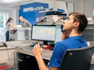 Nahlédněte do útrob autorizovaného servisu BPS Mobil. Proč se vyplatí telefon přinést rovnou tam?