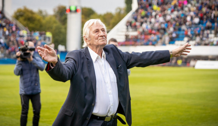 Legenda olomouckého i českého fotbalu Karel Brückner slaví 81. narozeniny