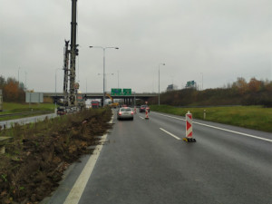 Na dálnici D46 před Olomoucí budou nová svodidla. Omezení potrvá do konce roku