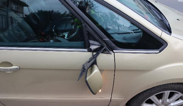 Policie hledá svědky nehody v Jaroměři