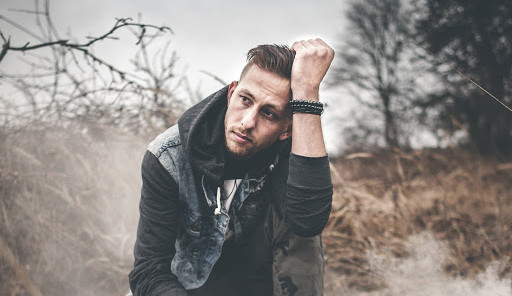 Adventní online festival Koule Stream pokračuje, v sobotu zahraje Pekař