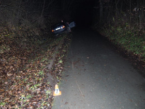 Řidič nedbal svého stavu ani stavu vozovky