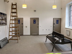 Interiér bohuňovické stanice