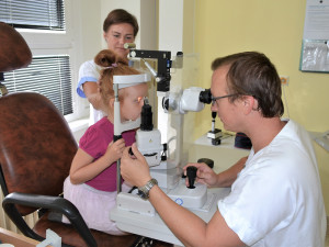 Vyhněte se během silvestrovského veselí nechtěným úrazům očí, radí odborníci z Nemocnice Prostějov
