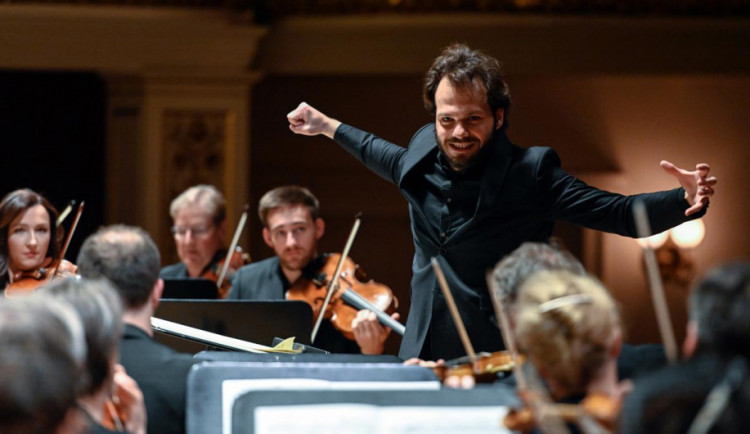 Dirigent Petr Popelka