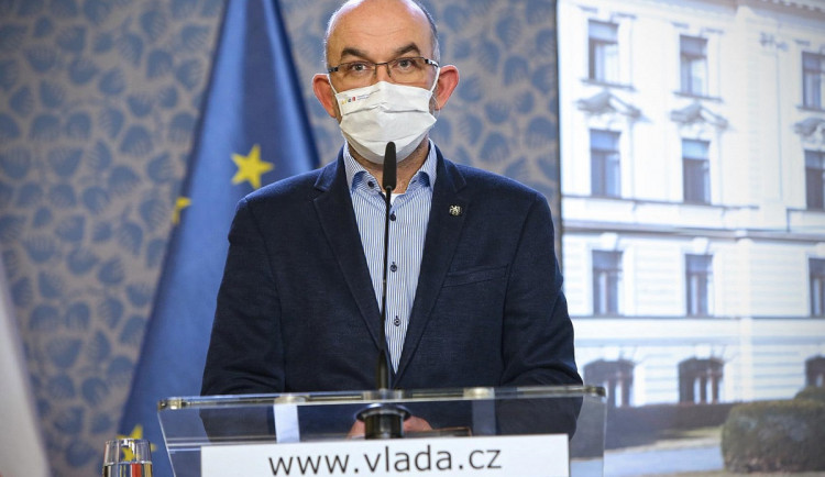 Je na obzoru další střídání ministra zdravotnictví? V úvahu připadá Prymula i sám Babiš