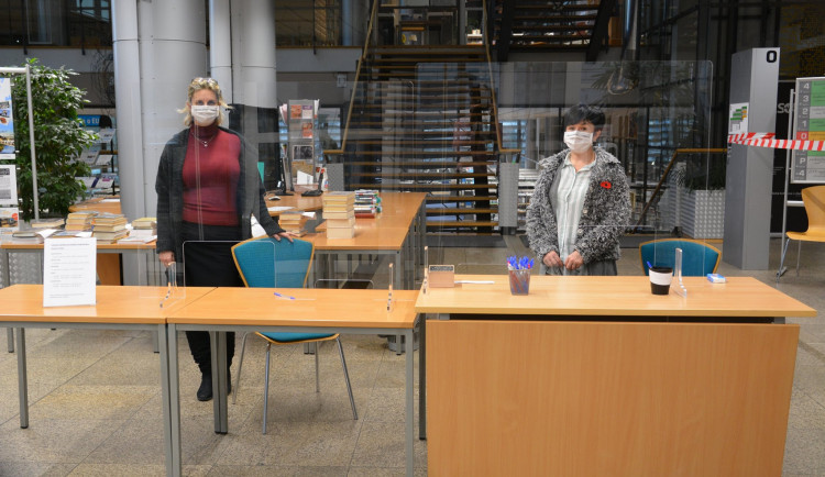 size3-16065541356679-103-nejen-restaurace-vydejni-okenko-ma-i-liberecka-knihovna