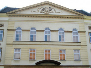 Olomoucké divadlo a galerie se zahalí do barev Běloruska, červené a bílé