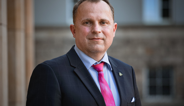 Novým rektorem Univerzity Palackého v Olomouci se stal Martin Procházka