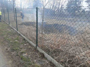 Hasiči doporučují pálení klestí na zahradě předem nahlásit