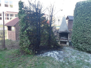 Hasiči doporučují pálení klestí na zahradě předem nahlásit