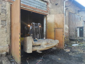 Jeseník nechal převézt sochu Rudoarmějce do muzea v České Vsi