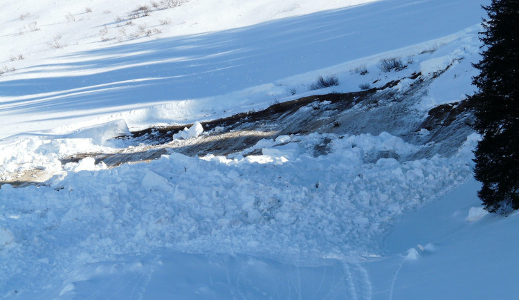 size3-16108888378701-124-loose-snow-avalanches-16181-1920