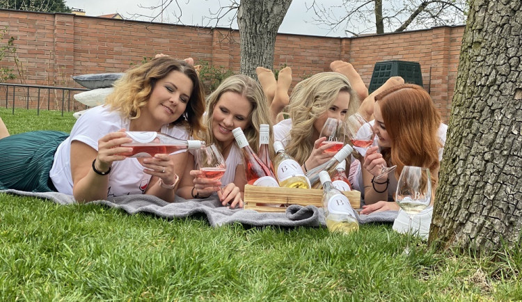 size3-16189104659514-60-co-se-skryva-za-sklenkou-aneb-jaro-patri-frizzante