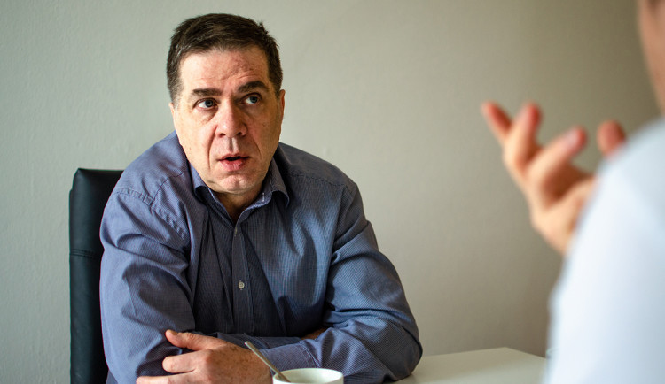 size3-16190803059705-241-pes-se-s-vami-nerozvede-a-jeho-laska-je-bezpodminecna-rika-psi-psycholog