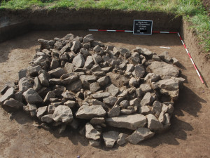 V Seloutkách archeologové objevili komorový hrob se šperky a korálky