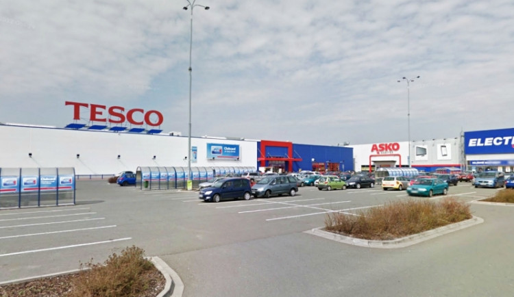 Obchodní zóna na Hradubické projde modernizací, přibude čtvrtý McDonald´s