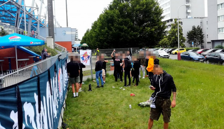 Protest fanoušků Dynama. Za těchto nesmyslných podmínek odmítáme na stadion vstoupit, vzkazují