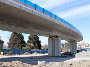 V Přerově se otevřela nová estakáda. Dopravě ve městě uleví jen částečně