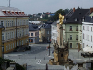 Kolem 1200 stran a 600 fotografií má rukopis dějin města Šternberka