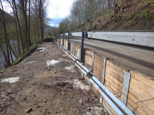 Silnici u Hanušovic se po sesuvu půdy podařilo opravit v rekordním čase