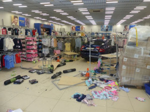 Seniorka vjela do prodejny. Na parkovišti nezvládla svůj automobil