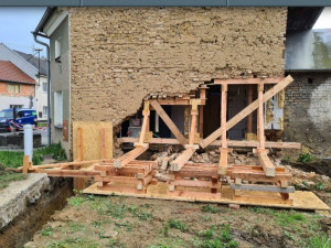 V Křelově na Olomoucku se zřítila část zdi domu, nikdo nebyl zraněn