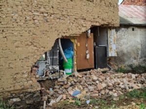 V Křelově na Olomoucku se zřítila část zdi domu, nikdo nebyl zraněn