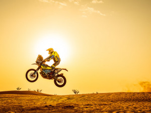 Před rokem bojoval o život, letos vyrovnal český rekord na Dakaru. Život chci žít a ne jen prožít, říká Michek