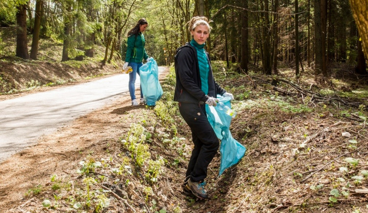 Do terénu Krkonoš vyráží téměř čtyři stovky lovců odpadků