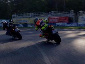 Motocyklisté trénují bezpečnou jízdu na polygonech v ČR