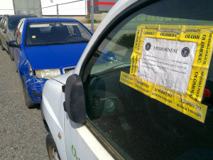 Olomouc a Prostějov vyhlásily válku autovrakům. Z ulici jich zmizely desítky / Michal Folta