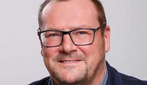 Bývalý radní Dostál obžalovaný ze sexuálního obtěžování se vrátí k soudu