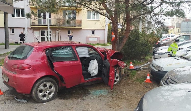 Řidič ujíždějící policistům Budějcemi se bude zpovídat ze tří trestných činů