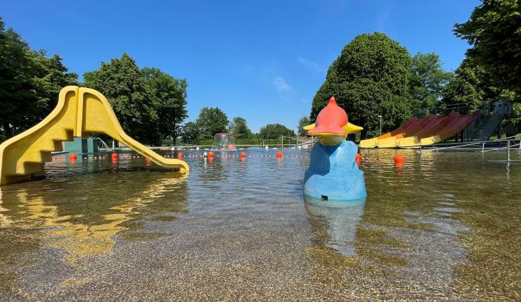 Na koupaliště v Olomouckém kraji zatím moc lidí kvůli opatřením nechodí