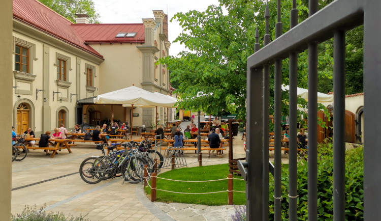 Kam o víkendu? Únětice lákají do pivovaru i na cestu kolem potoka