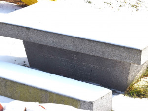 Členové spolku Hanácký Jeruzalém na Plumlově objevili vzácný náhrobek ze zrušeného židovského hřbitova