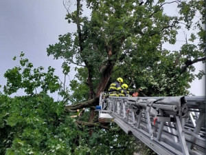 Hasiči mají v Olomouckém kraji kvůli bouřkám bezmála 40 výjezdů