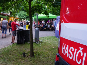 Vyprodané Pivní slavnosti zaujaly živými kapelami a pivem