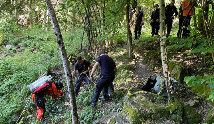 V okolí Staré Červené vody u Jeseníku pátrají složky IZS i dobrovolníci po šestadvacetiletém Lukáši Seberovi