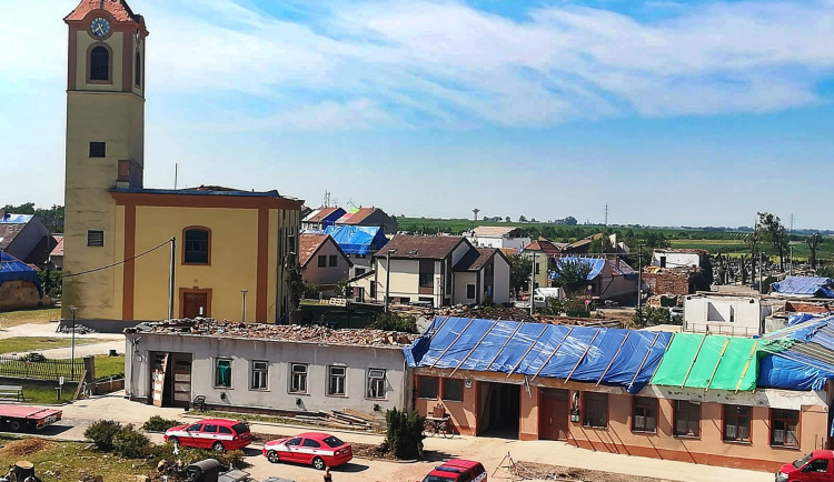 Hasiči ukončují po patnácti dnech obřad na jižní Moravě. Odpracovali stovky hodin