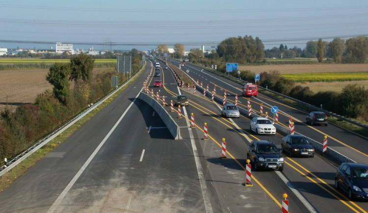 Výstavba nezrychluje. Příští rok se v tuzemsku postaví pětadvacet kilometrů nových dálnic