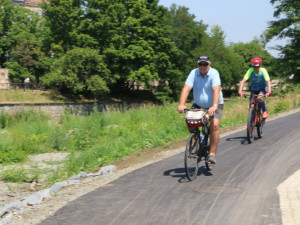 Nová cyklostezka v Hodolanech řeší nebezpečné přejíždění frekventované ulice