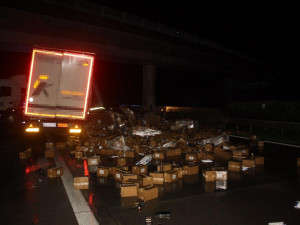 Dálnice D35 je po ranní nehodě opět průjezdná. Škoda jde do milionů korunu